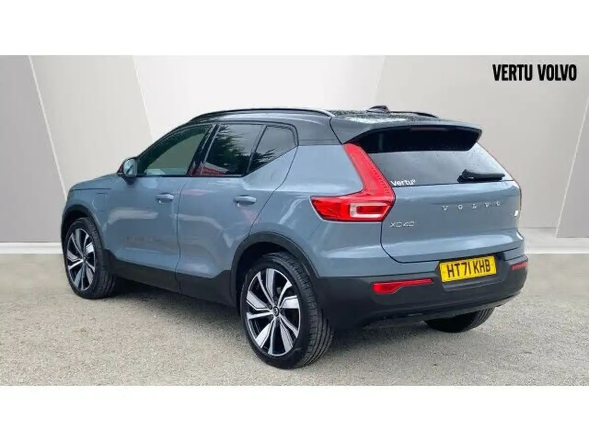 2022-volvo-xc40-15-t5-r-design-pro-big-1