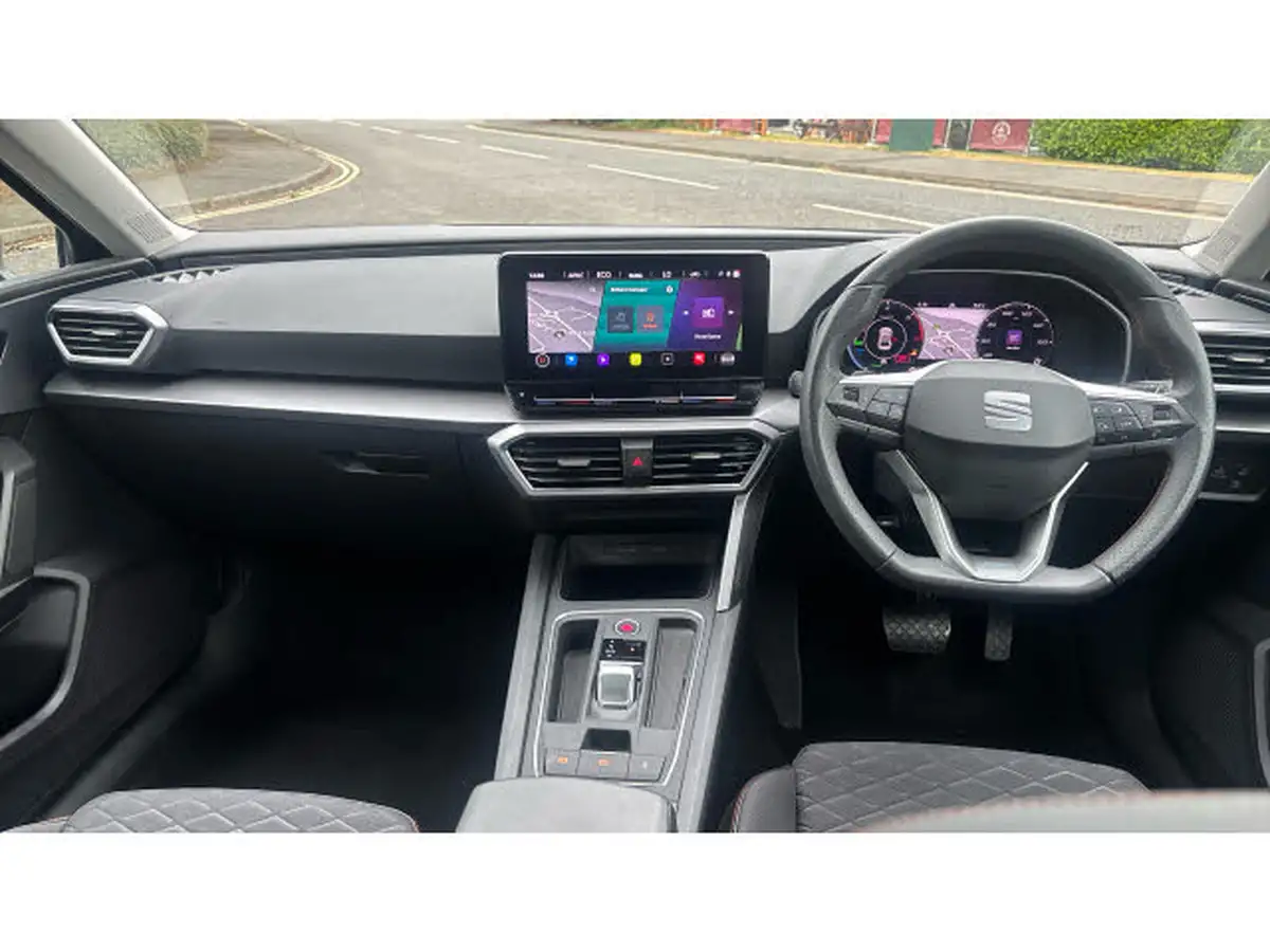 2024-seat-leon-14-e-hybrid-fr-hatchback-big-8
