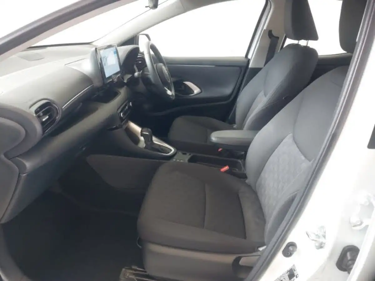 2024-toyota-yaris-15-vvt-i-icon-big-4