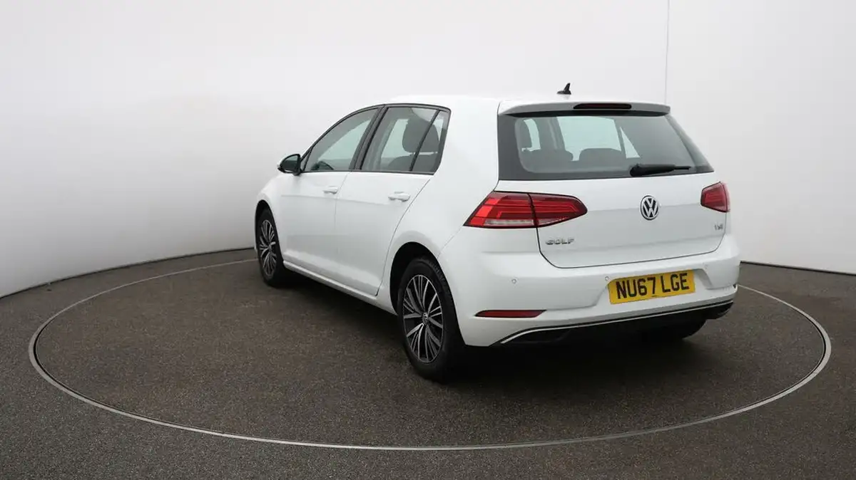 2017-volkswagen-golf-10-tsi-se-ss-hatchback-5d-big-61