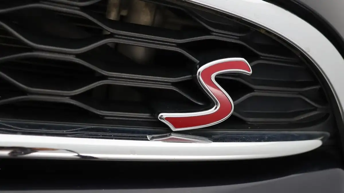 2017-mini-cooper-20-cooper-s-seven-media-xlss-5d-big-21