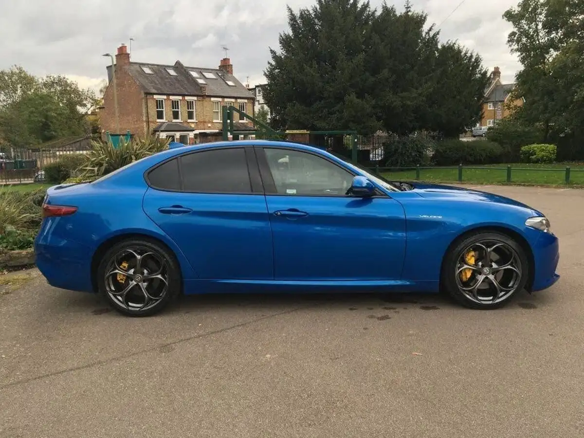 2017-alfa-romeo-giulia-20-veloce-big-10