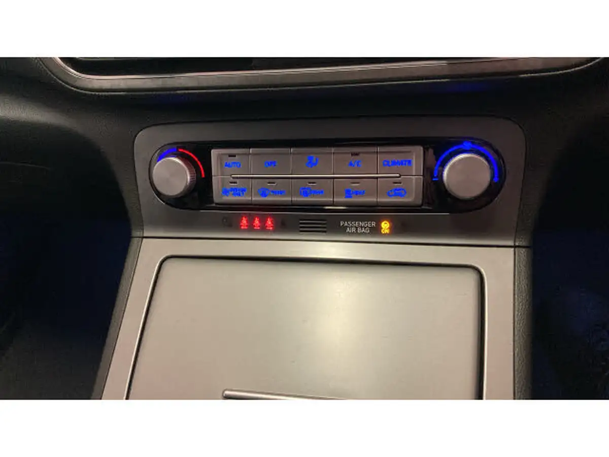2022-hyundai-kona-e-premium-204ps-64kwh-7kw-obc-big-44