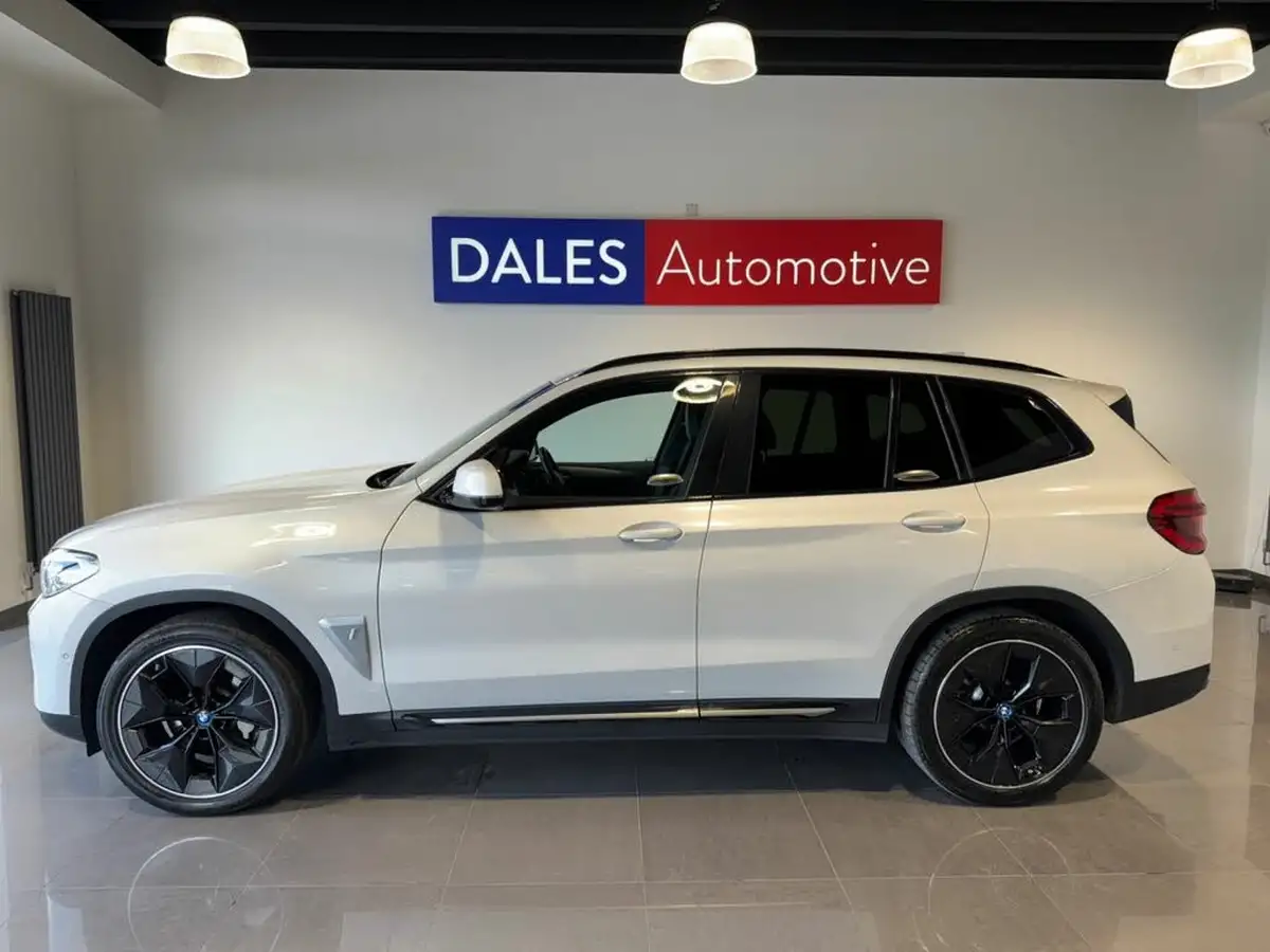 2021-bmw-ix3-e-premier-edition-big-12