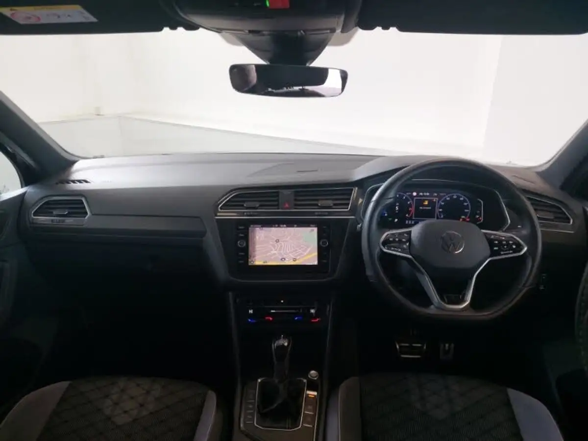 2023-volkswagen-tiguan-15-tsi-r-line-edition-big-2