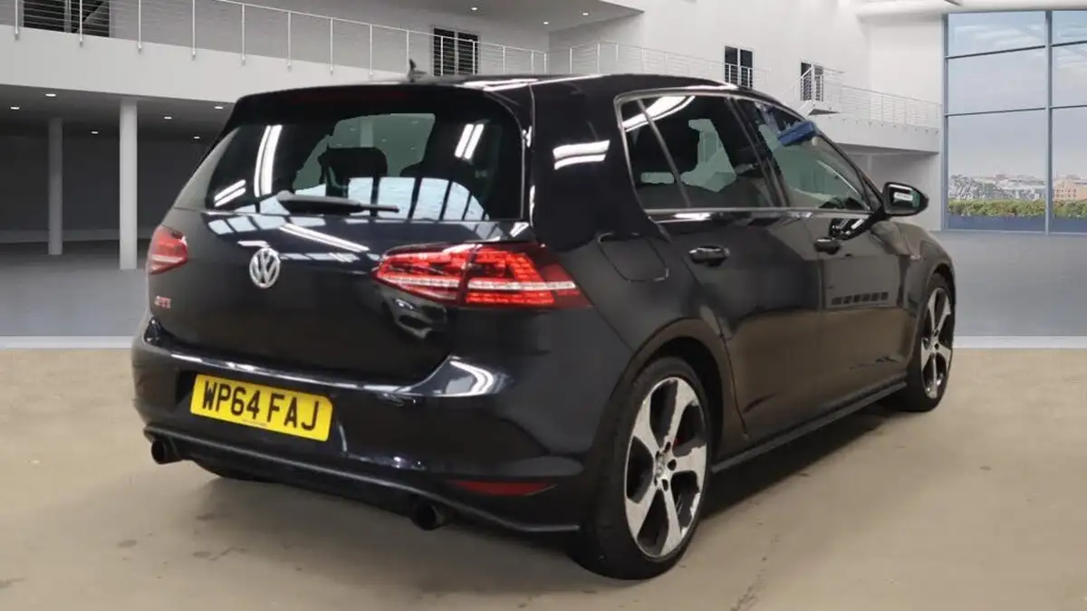 2014-volkswagen-golf-20-gti-230ps-performance-pk-hatchback-5d-dsg-big-1