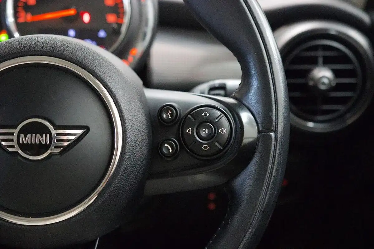 2018-mini-cooper-15-cooper-series-ii-ss-hatchback-3d-big-14