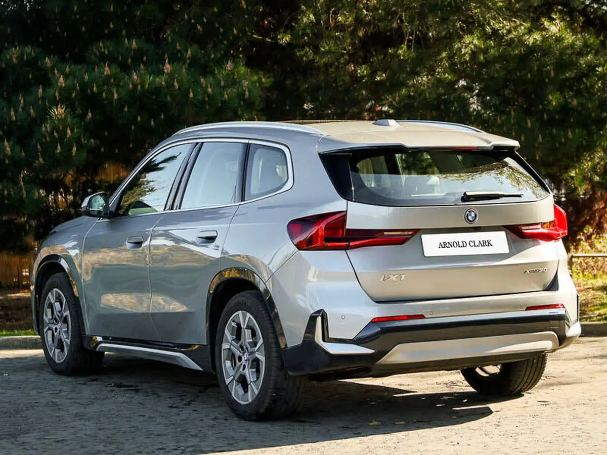 2023-bmw-ix1-e-xdrive30-xline-big-1