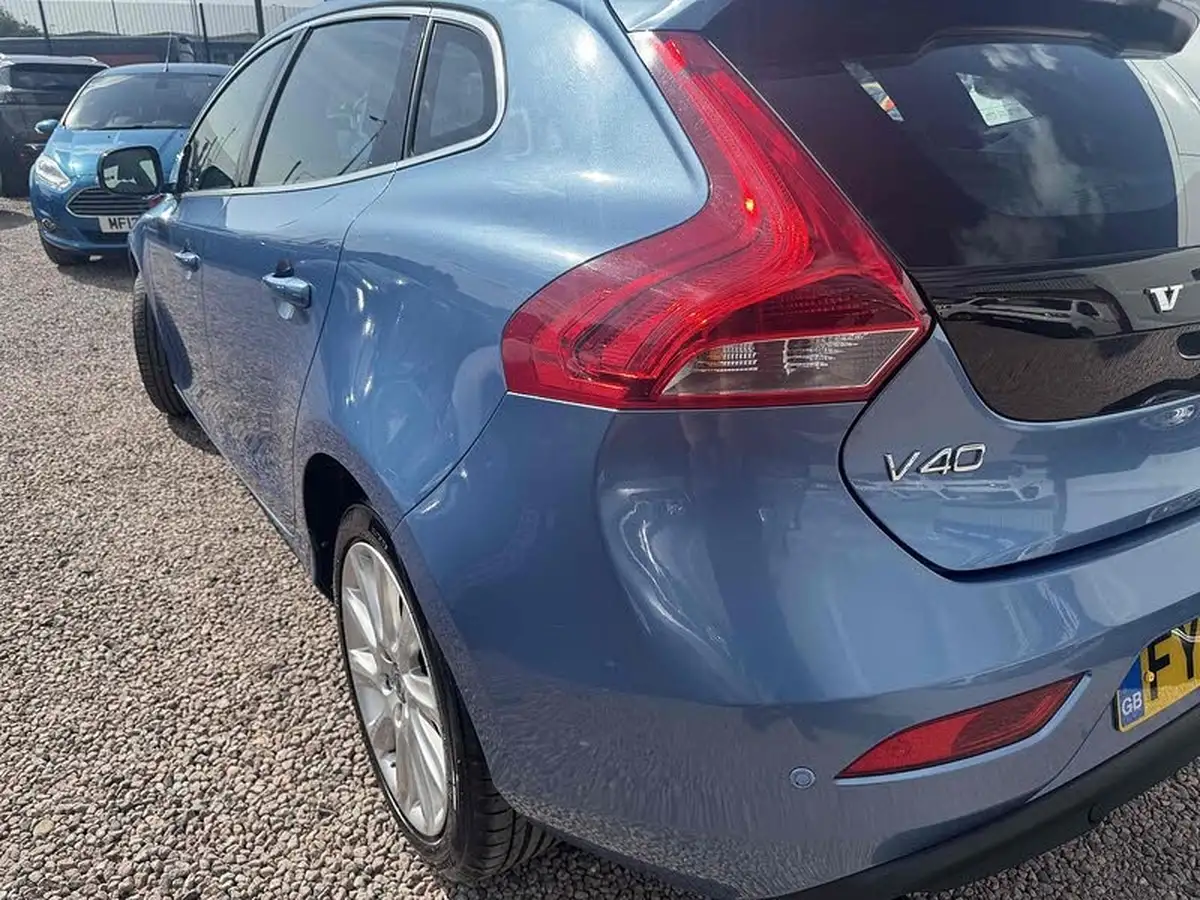2014-volvo-v40-20td-d4-se-lux-190bhp-1969cc-geartronic-big-13