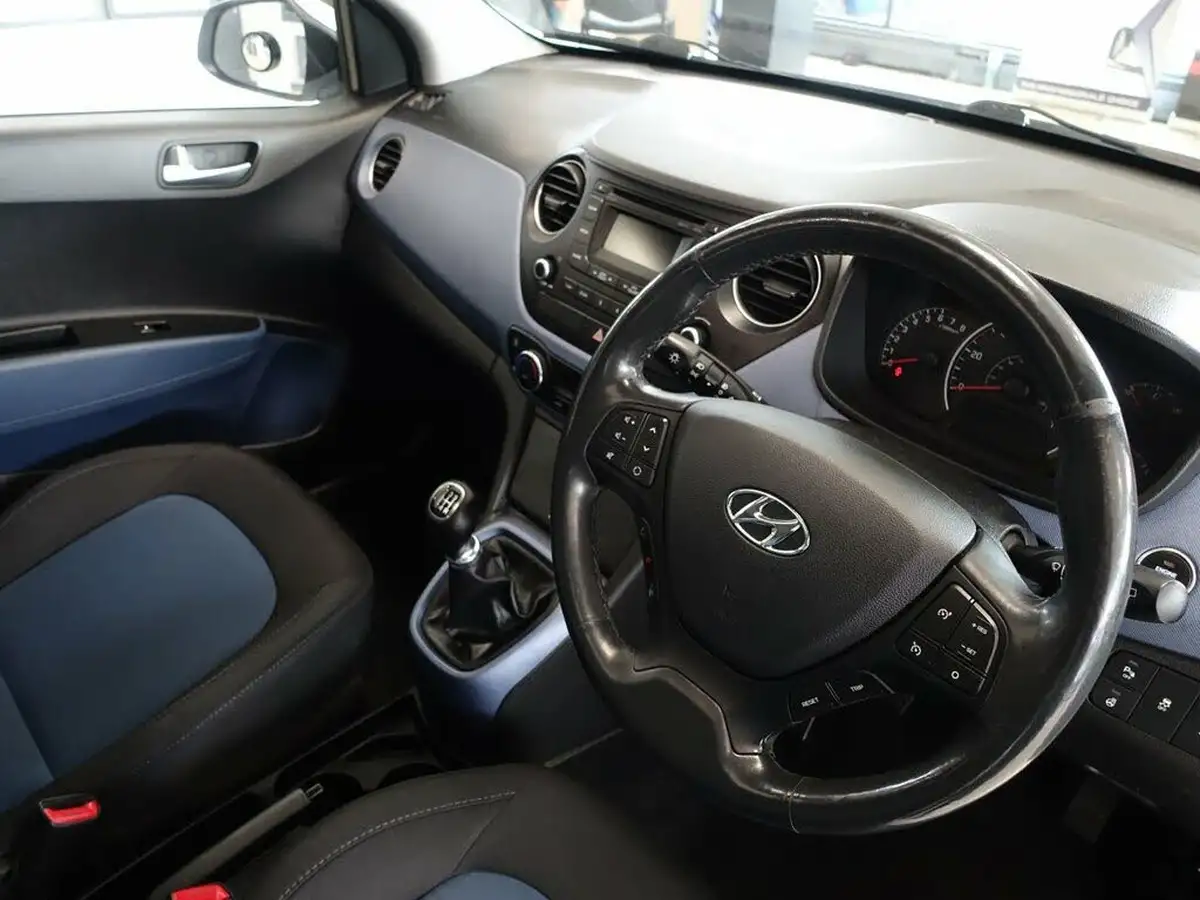 2015-hyundai-i10-12-premium-se-big-2