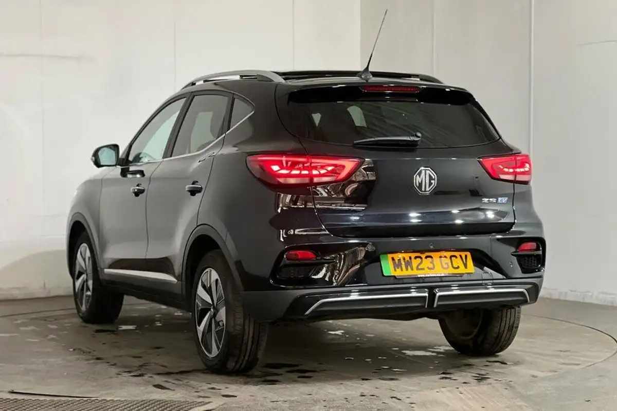 2023-mg-zs-suv-e-trophy-ev-156ps-long-range-big-20