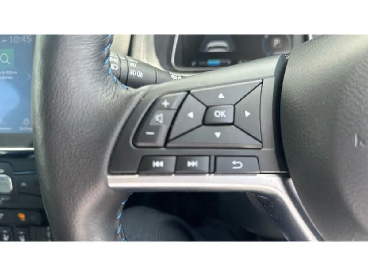 2021-nissan-leaf-e-tekna-big-28