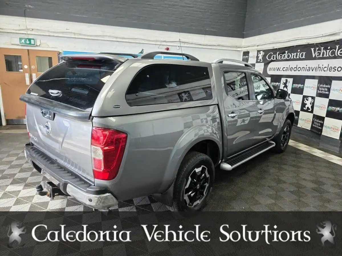 2021-nissan-navara-23dci-tt-tekna-8-navileather-auto-big-32
