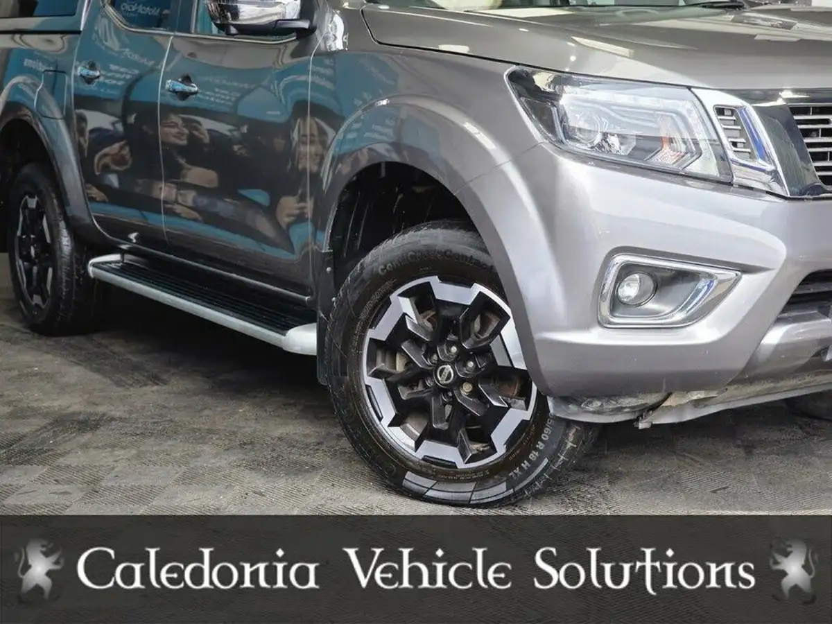 2021-nissan-navara-23dci-tt-tekna-8-navileather-auto-big-5