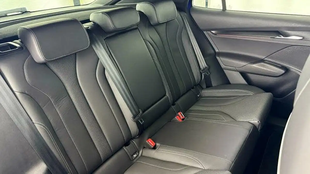 2022-skoda-enyaq-e-80-vrs-big-25