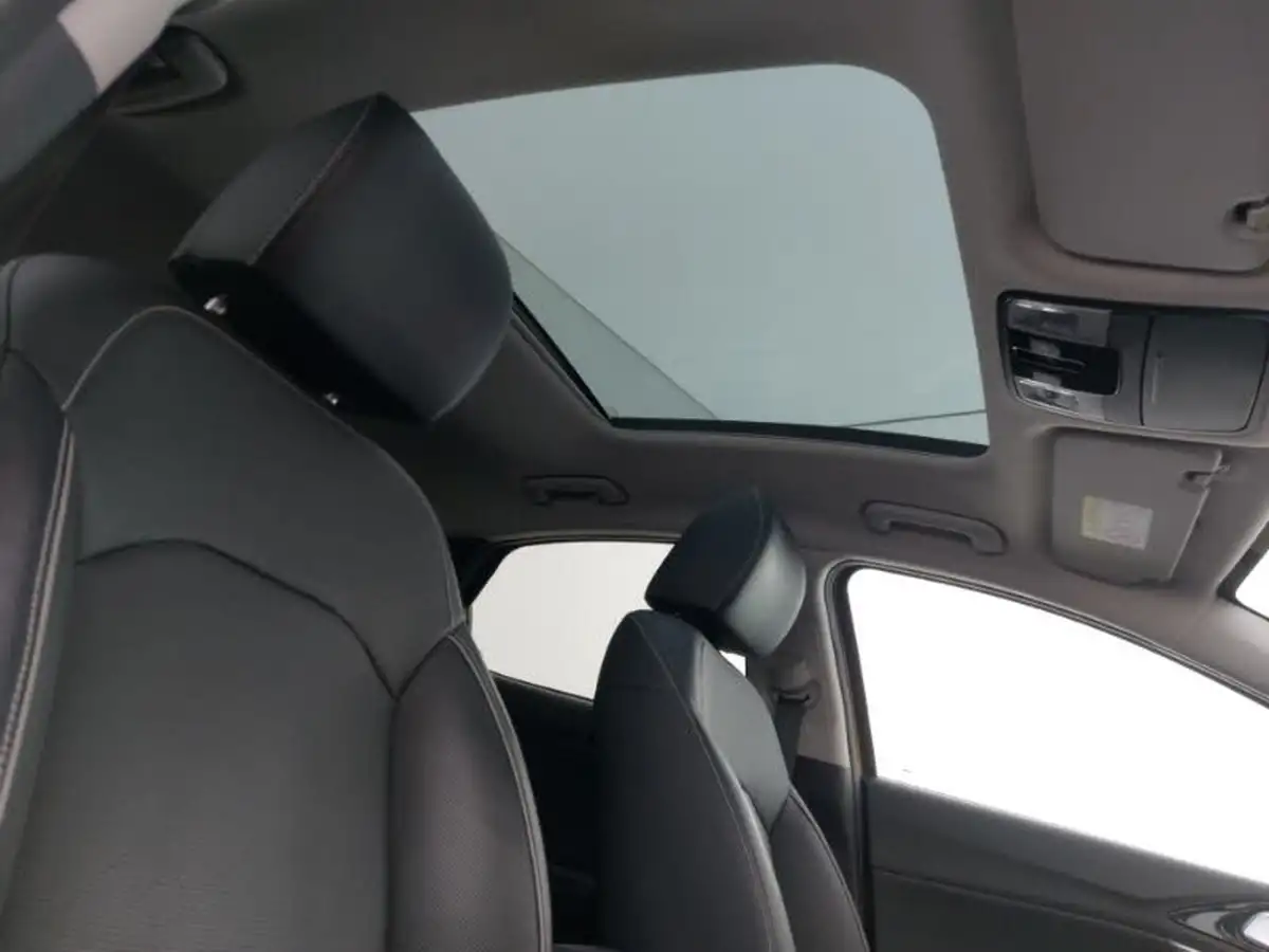 2022-kia-xceed-15-t-gdi-4-big-18