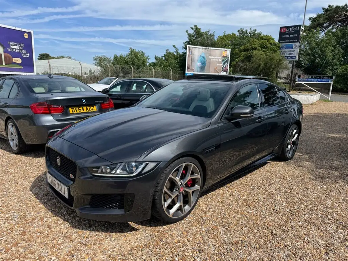 2016-jaguar-xe-30i-v6-sc-s-big-0