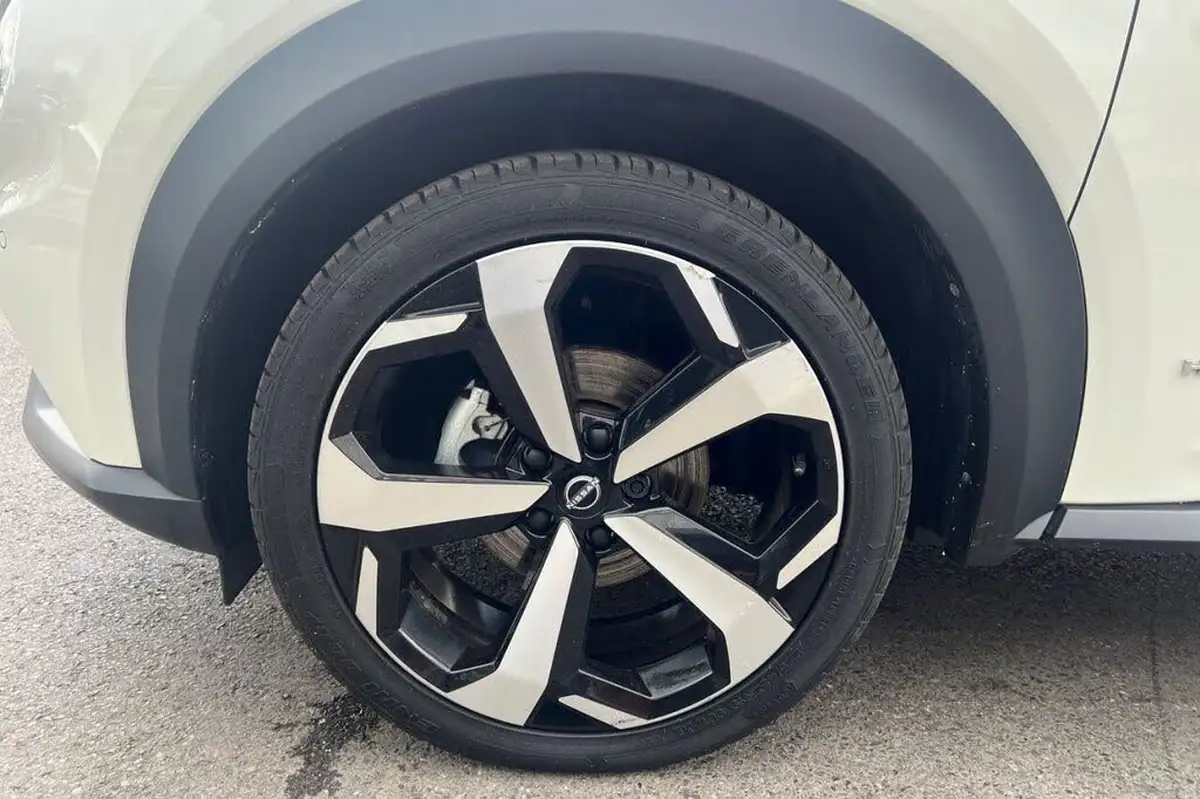 2022-nissan-juke-16-hybrid-tekna-big-13