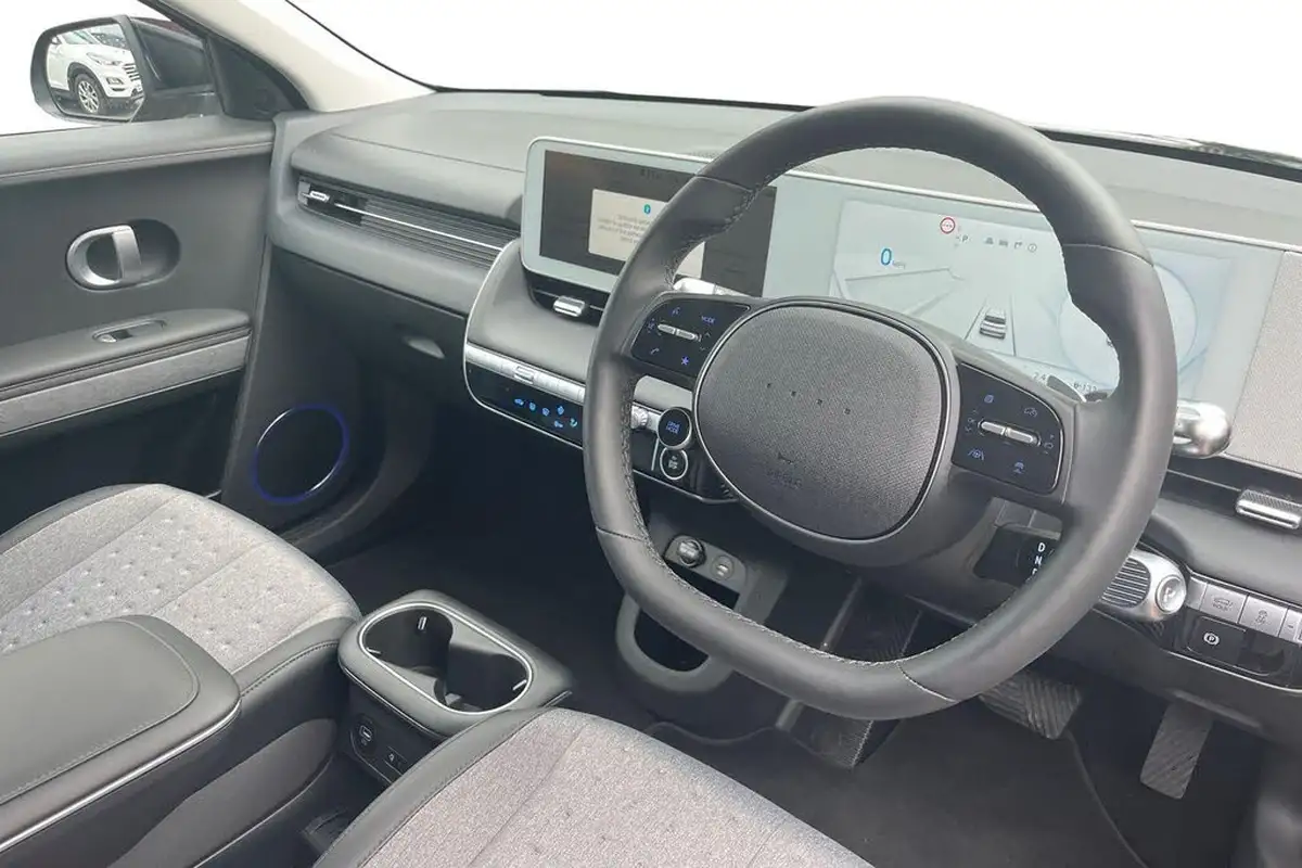 2024-hyundai-ioniq-5-e-premium-170ps-58kwh-rwd-big-23