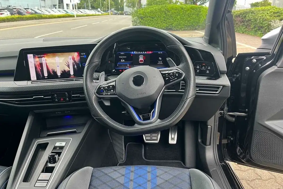 2021-volkswagen-golf-20-tsi-r-hatchback-big-13