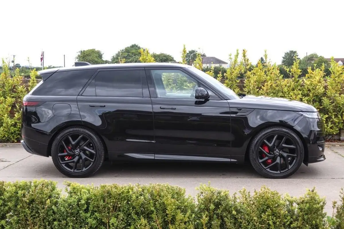 2023-land-rover-range-rover-sport-30-d300-dynamic-se-big-17
