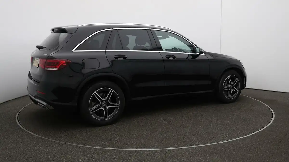 2020-mercedes-benz-glc-class-20d-glc220d-amg-line-station-wagon-5d-4matic-plus-big-51
