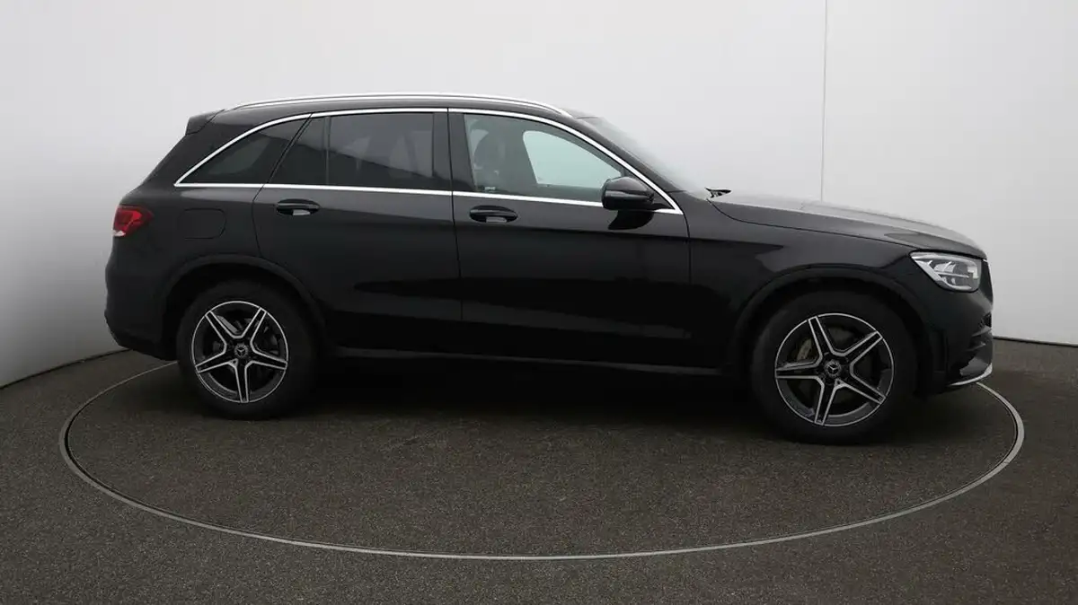 2020-mercedes-benz-glc-class-20d-glc220d-amg-line-station-wagon-5d-4matic-plus-big-47