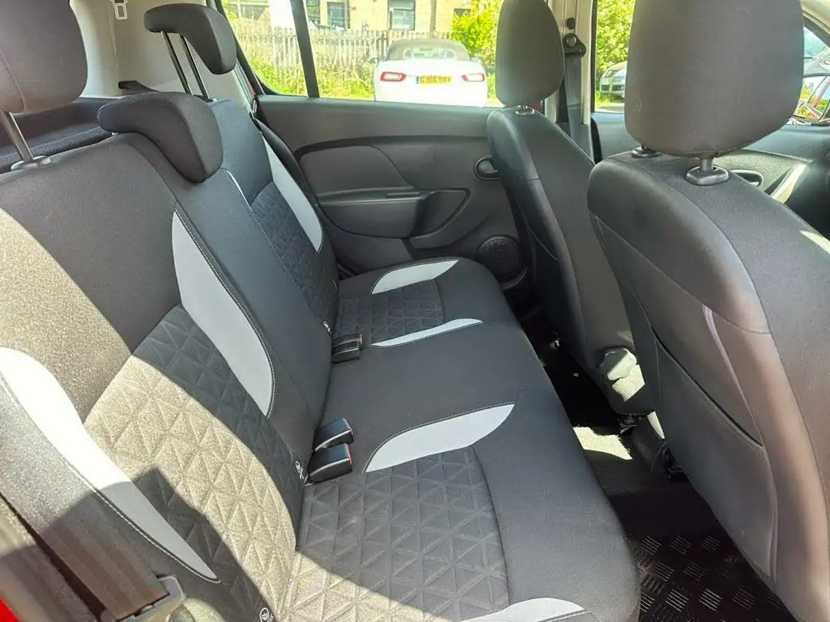 2014-dacia-sandero-stepway-15d-laureate-big-10
