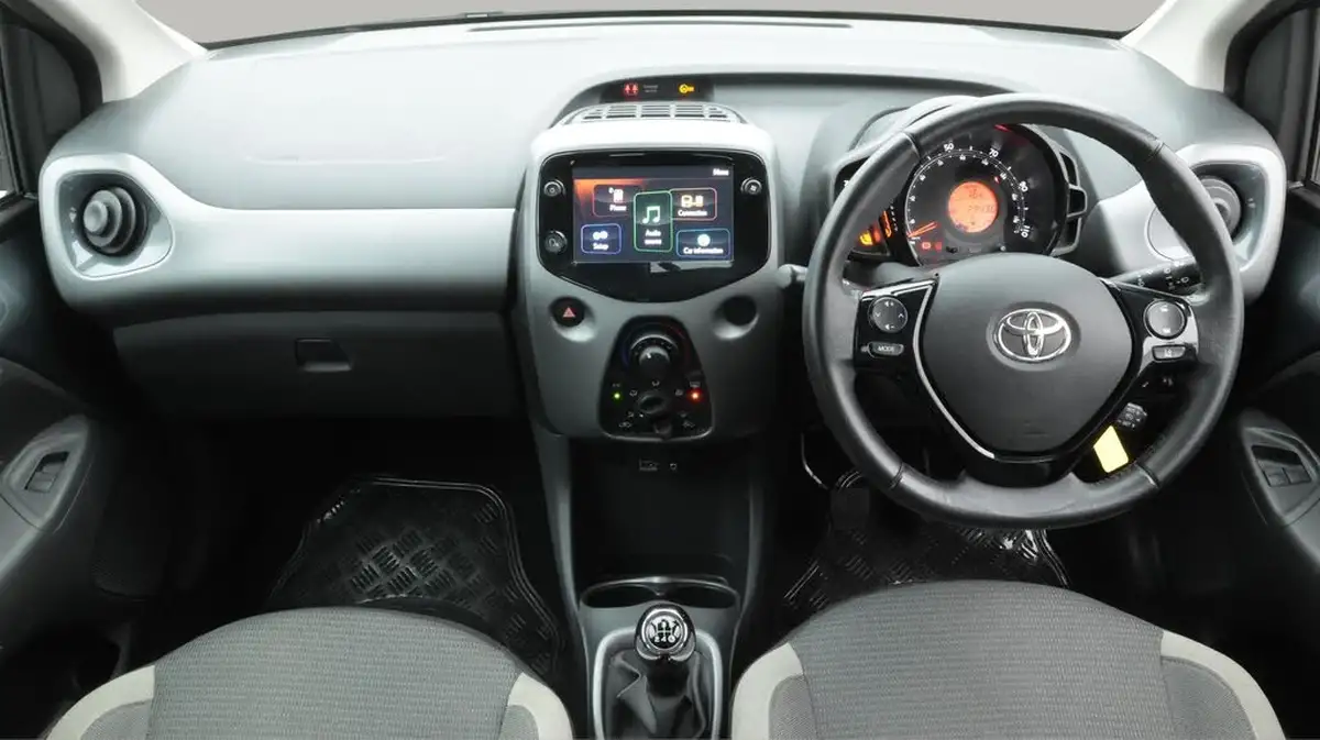 2020-toyota-aygo-10-vvt-i-x-play-tss-big-13