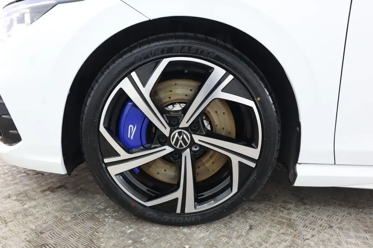 2022-volkswagen-golf-20-tsi-r-320ps-hatchback-big-25