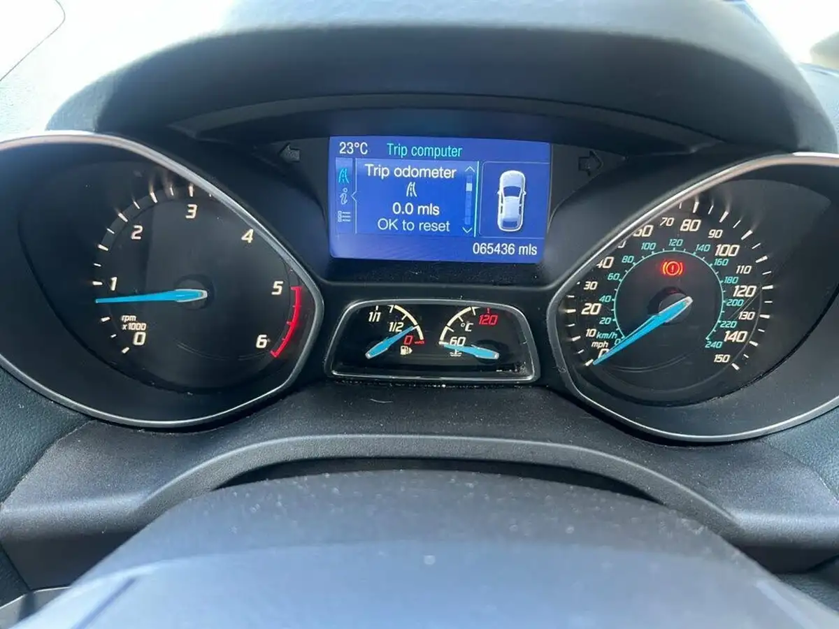 2015-ford-grand-c-max-big-33