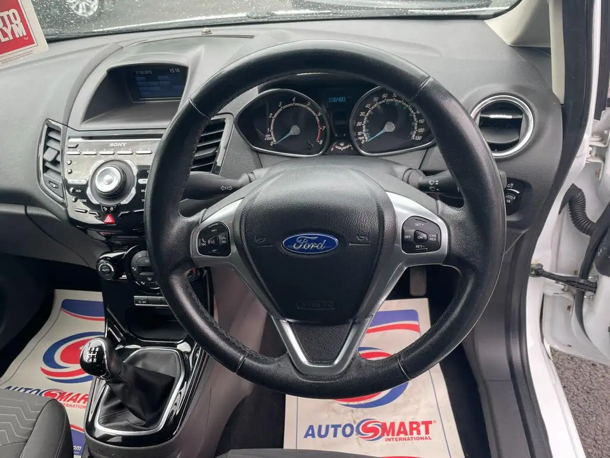 2015-ford-fiesta-10-titanium-100ps-e6-ecoboost-ss-5d-big-18