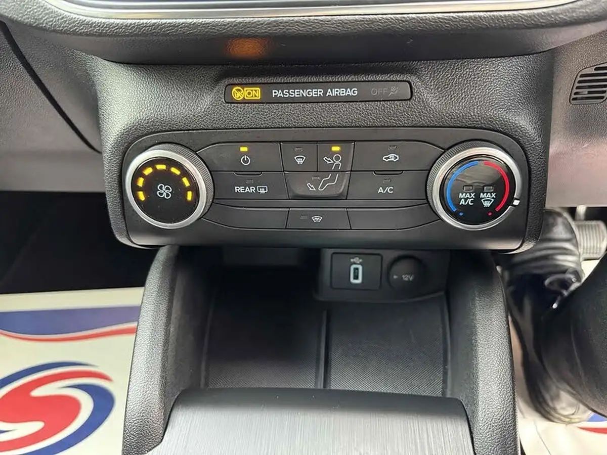 2020-ford-focus-15-active-hatchback-auto-big-31