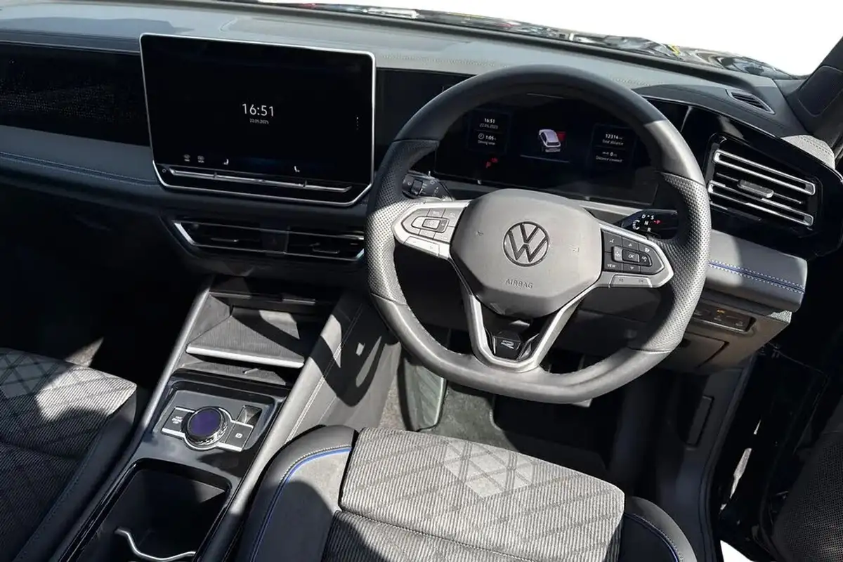 2024-volkswagen-tiguan-15-etsi-r-line-big-6