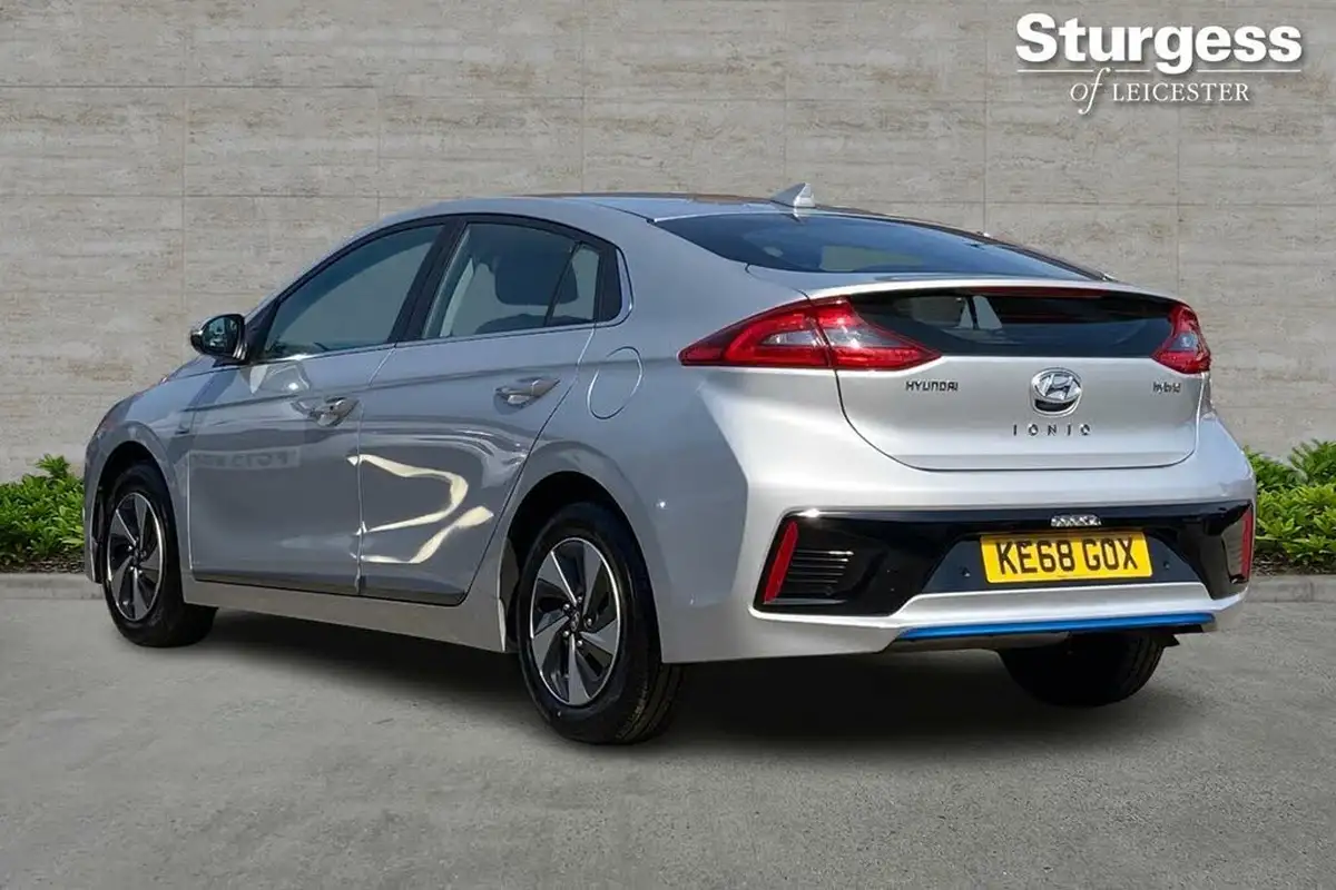 2019-hyundai-ioniq-16-gdi-premium-hybrid-big-6