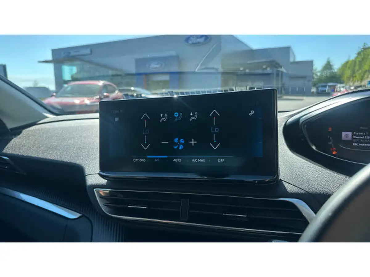 2021-peugeot-3008-suv-12-puretech-allure-big-24