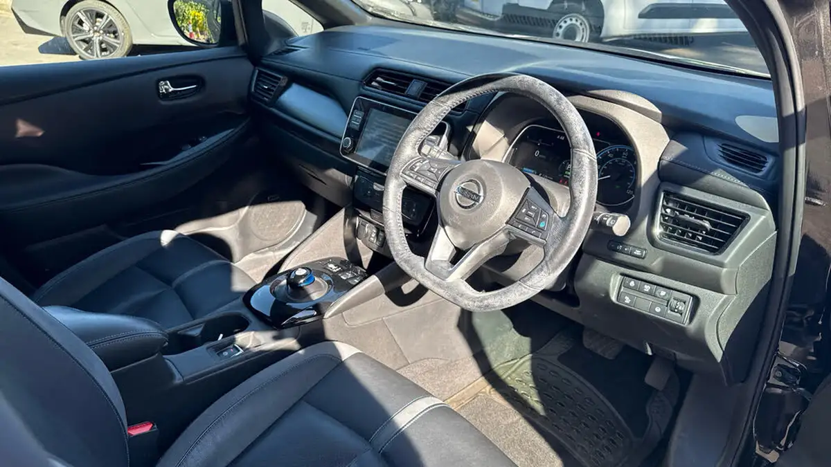 2020-nissan-leaf-e-tekna-big-10