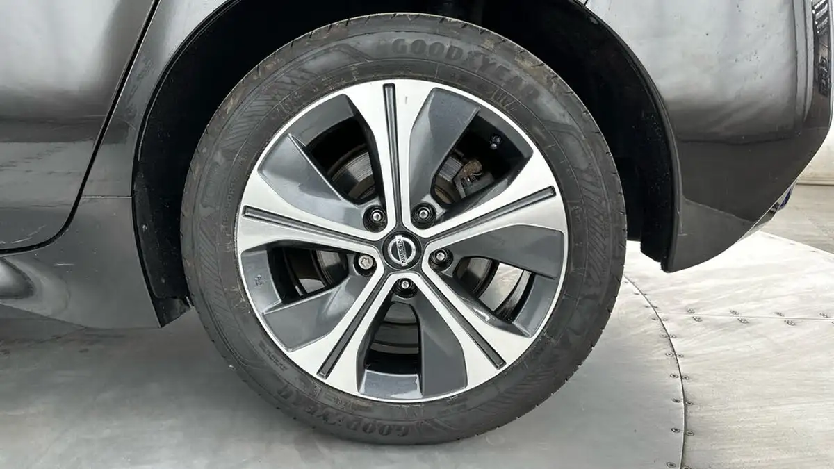 2020-nissan-leaf-e-n-connecta-big-24