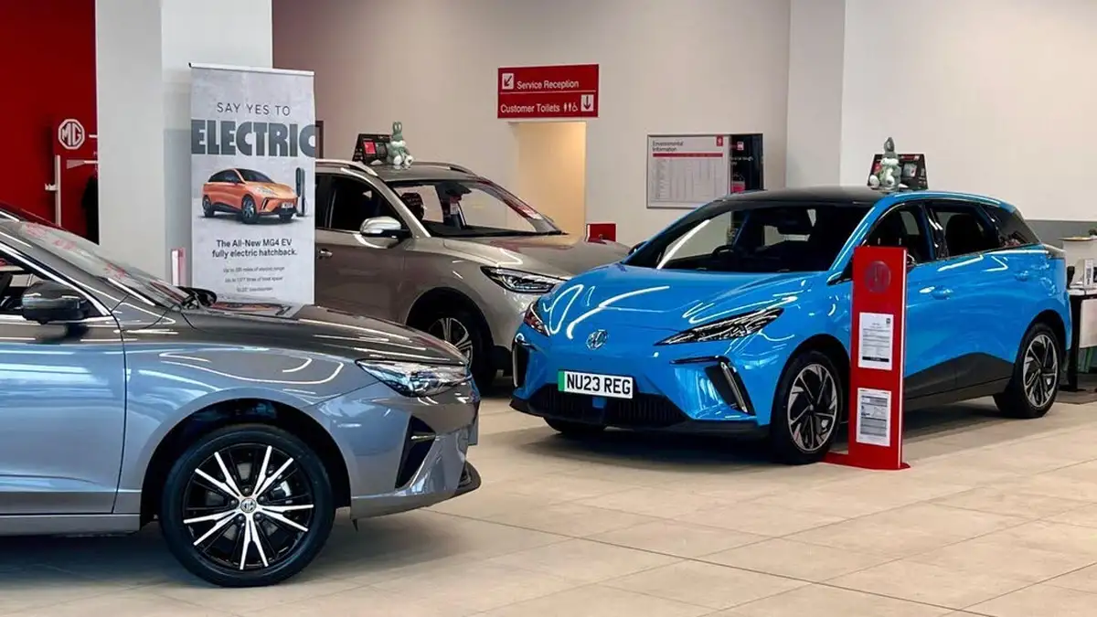 2024-mg-hs-15t-gdi-trophy-162ps-1490cc-big-20