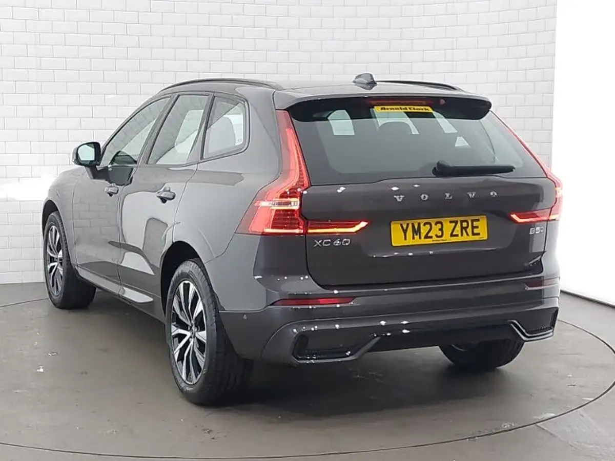 2023-volvo-xc60-20-b5-plus-big-1