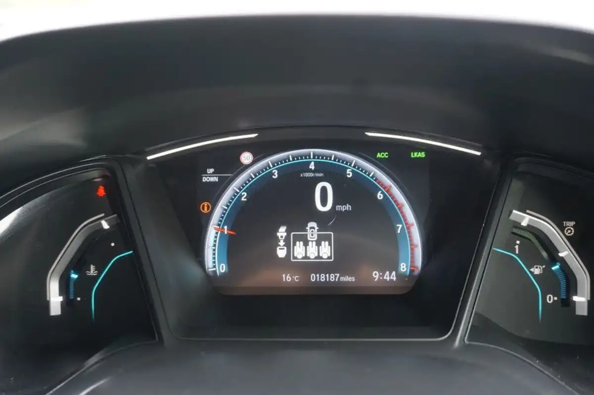 2021-honda-civic-10-vtec-turbo-se-hatchback-5d-big-12