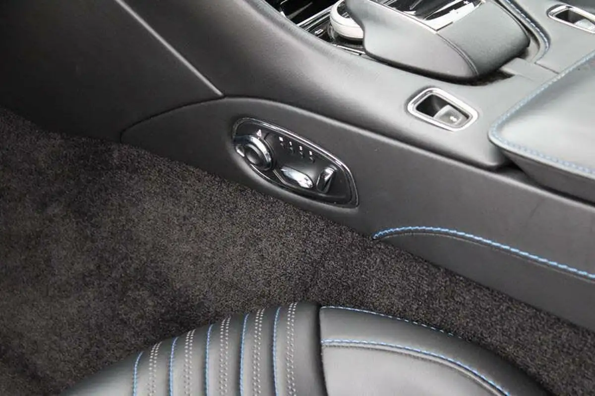 2018-aston-martin-db11-40-v8-big-20