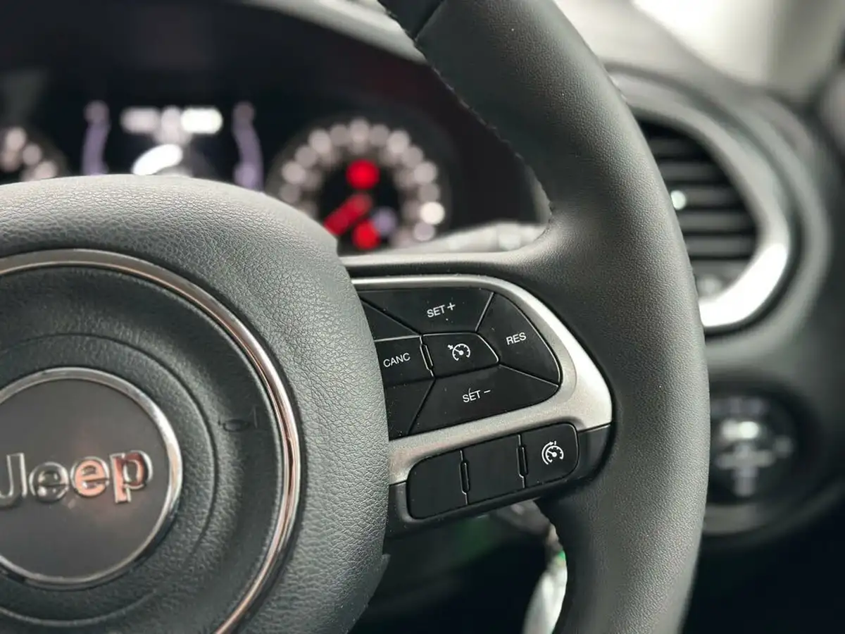 2018-jeep-renegade-13-gse-longitude-big-34