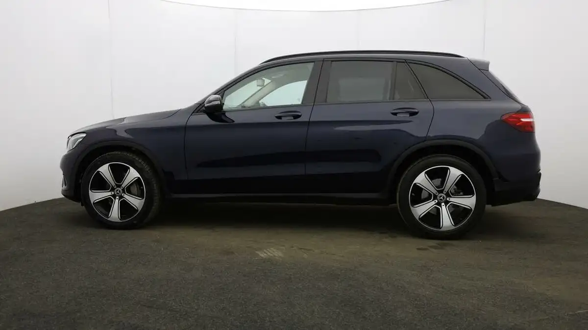 2018-mercedes-benz-glc-class-21d-glc220d-urban-edition-big-60