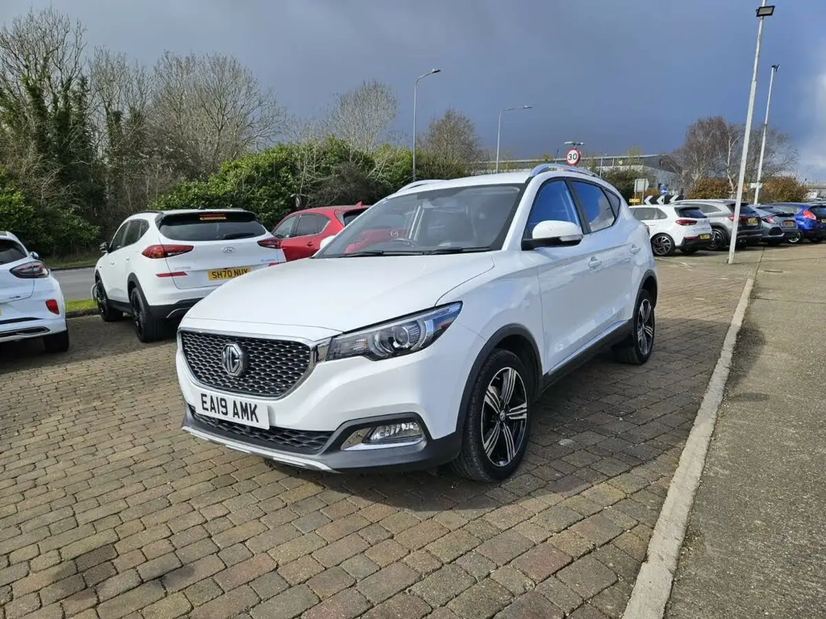 2019-mg-zs-suv-15-vti-tech-exclusive-105bhp-big-2