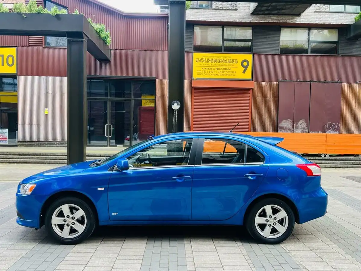 2010-mitsubishi-lancer-15-gs2-big-3