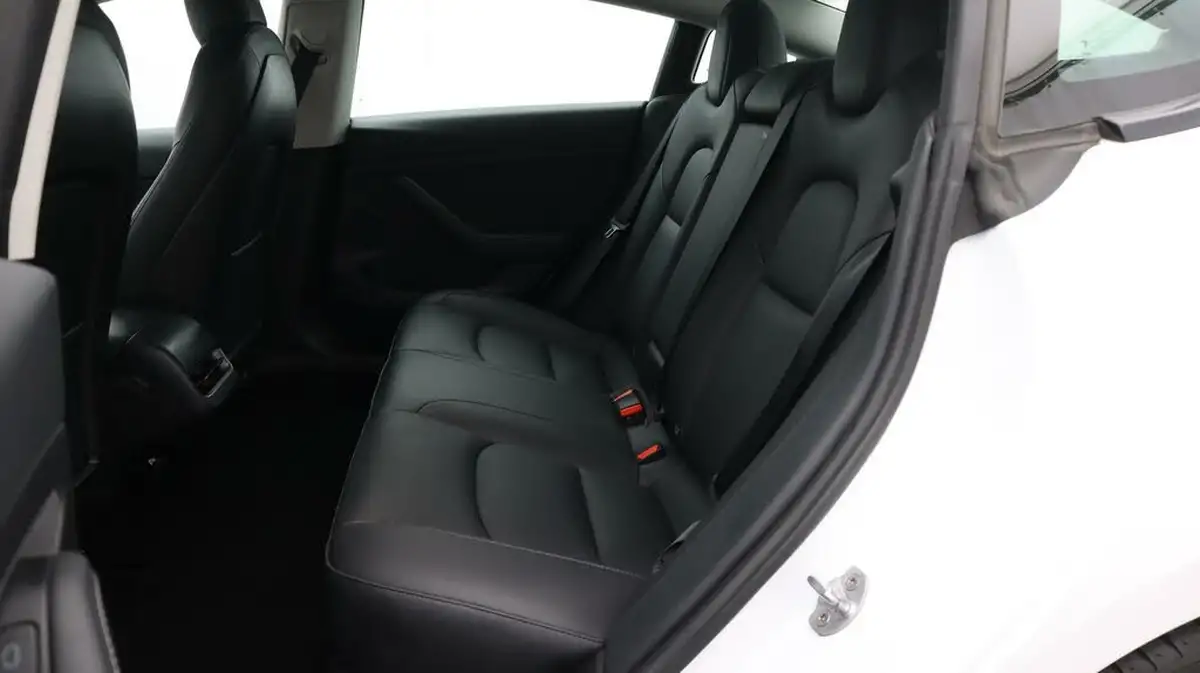 2021-tesla-model-3-e-long-range-4x4-big-16