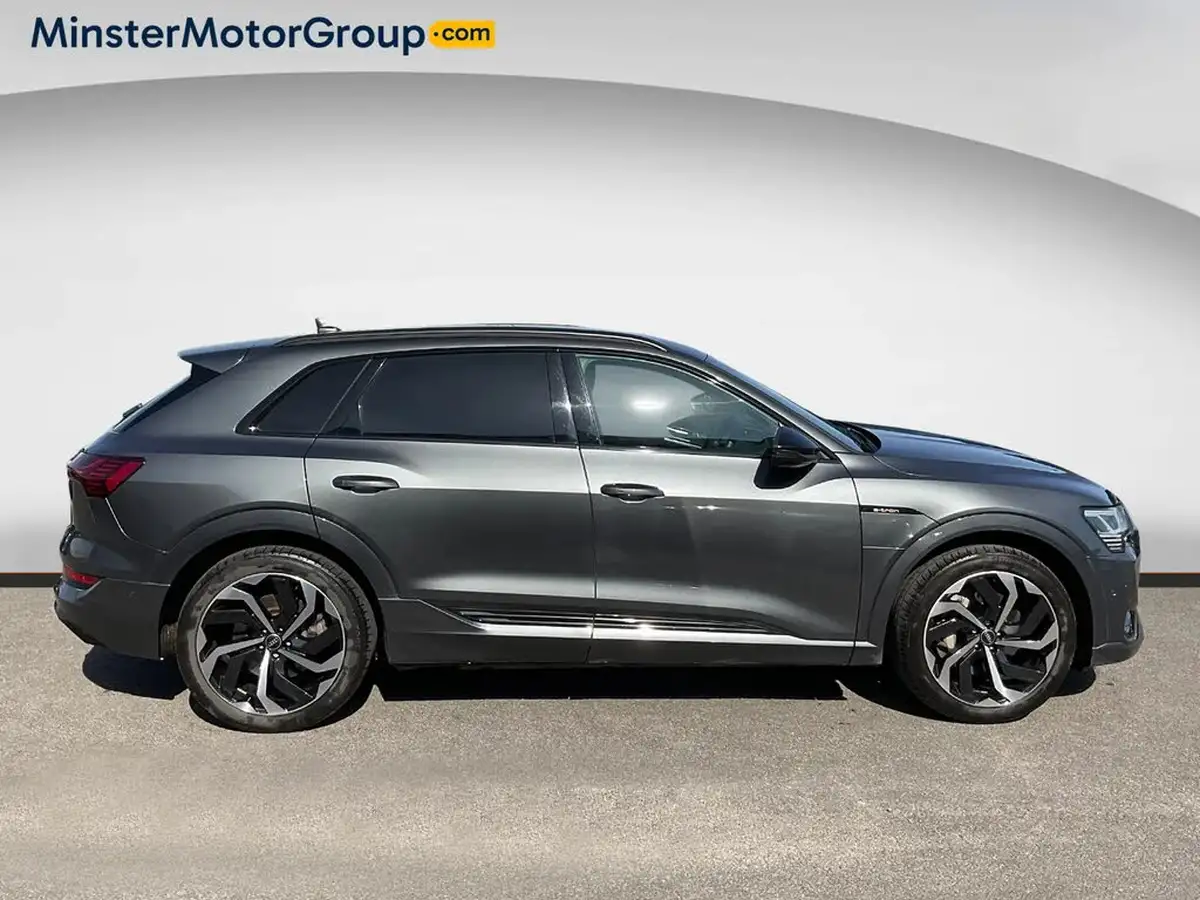 2022-audi-e-tron-50e-black-edition-station-wagon-big-1
