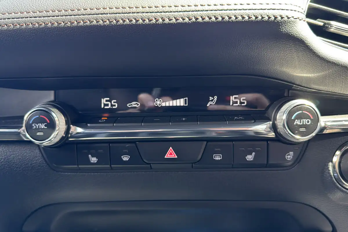 2022-mazda-mazda3-20-gt-sport-122ps-hatchback-5d-auto-big-15