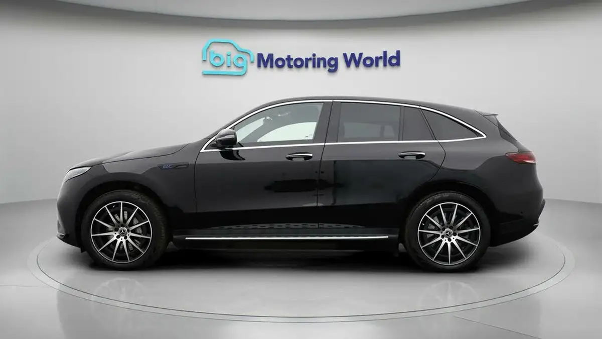 2022-mercedes-benz-eqc-e-eqc-400-amg-line-big-3
